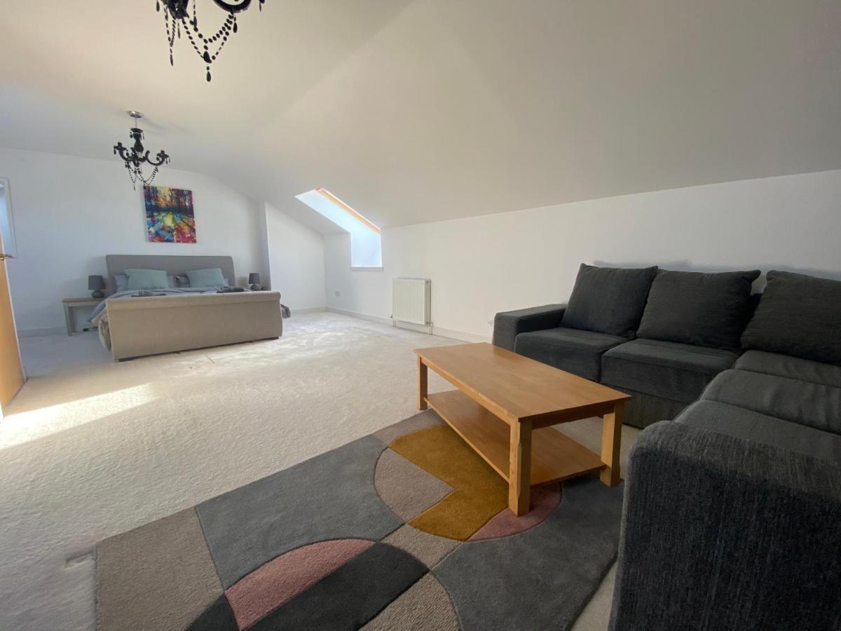 The Duplex Nairn- Spacious 3 Bedroom With Sunny Balcony 外观 照片