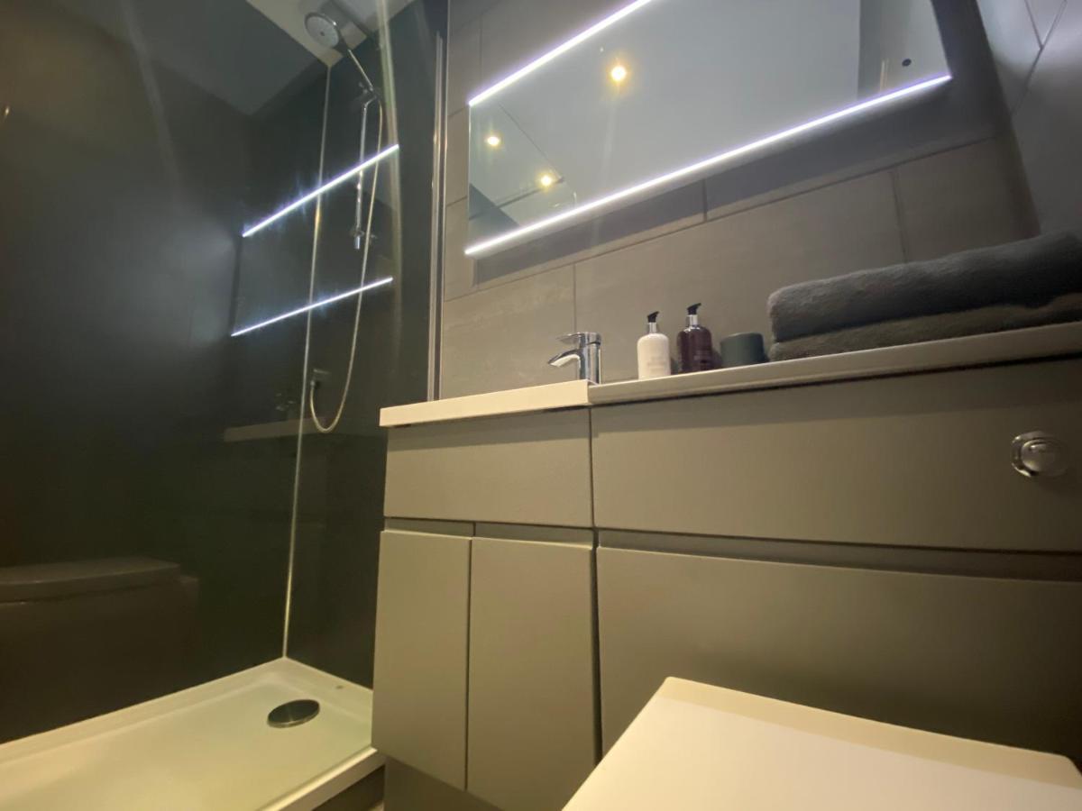 The Duplex Nairn- Spacious 3 Bedroom With Sunny Balcony 外观 照片