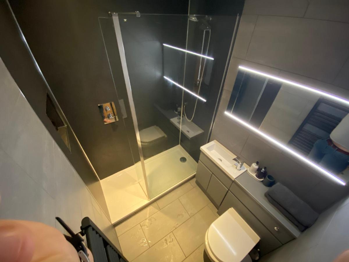 The Duplex Nairn- Spacious 3 Bedroom With Sunny Balcony 外观 照片
