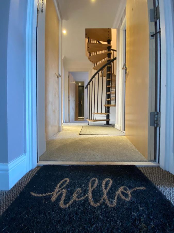 The Duplex Nairn- Spacious 3 Bedroom With Sunny Balcony 外观 照片