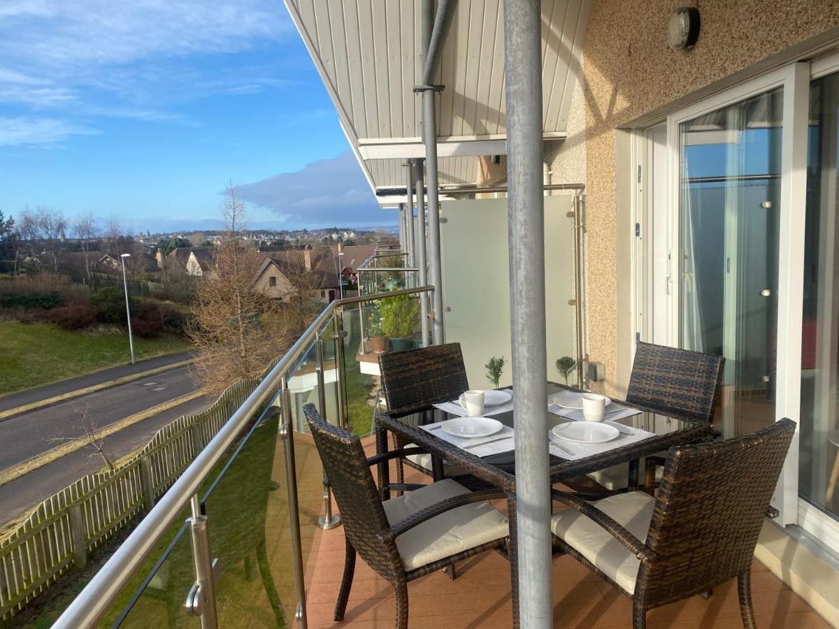 The Duplex Nairn- Spacious 3 Bedroom With Sunny Balcony 外观 照片