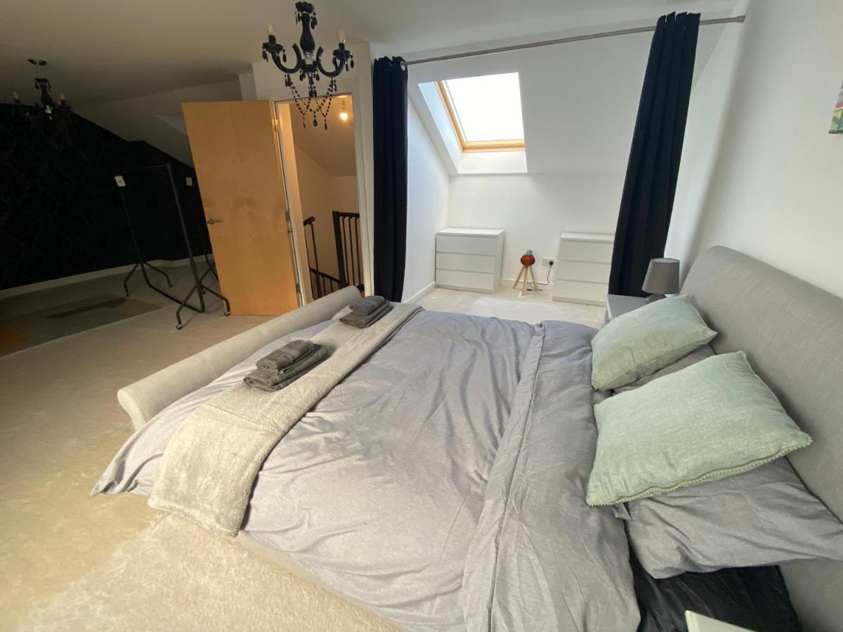 The Duplex Nairn- Spacious 3 Bedroom With Sunny Balcony 外观 照片