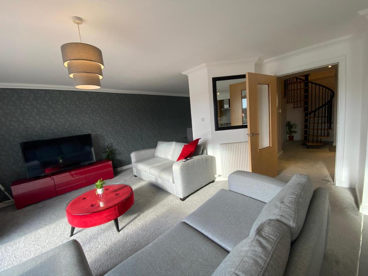 The Duplex Nairn- Spacious 3 Bedroom With Sunny Balcony 外观 照片