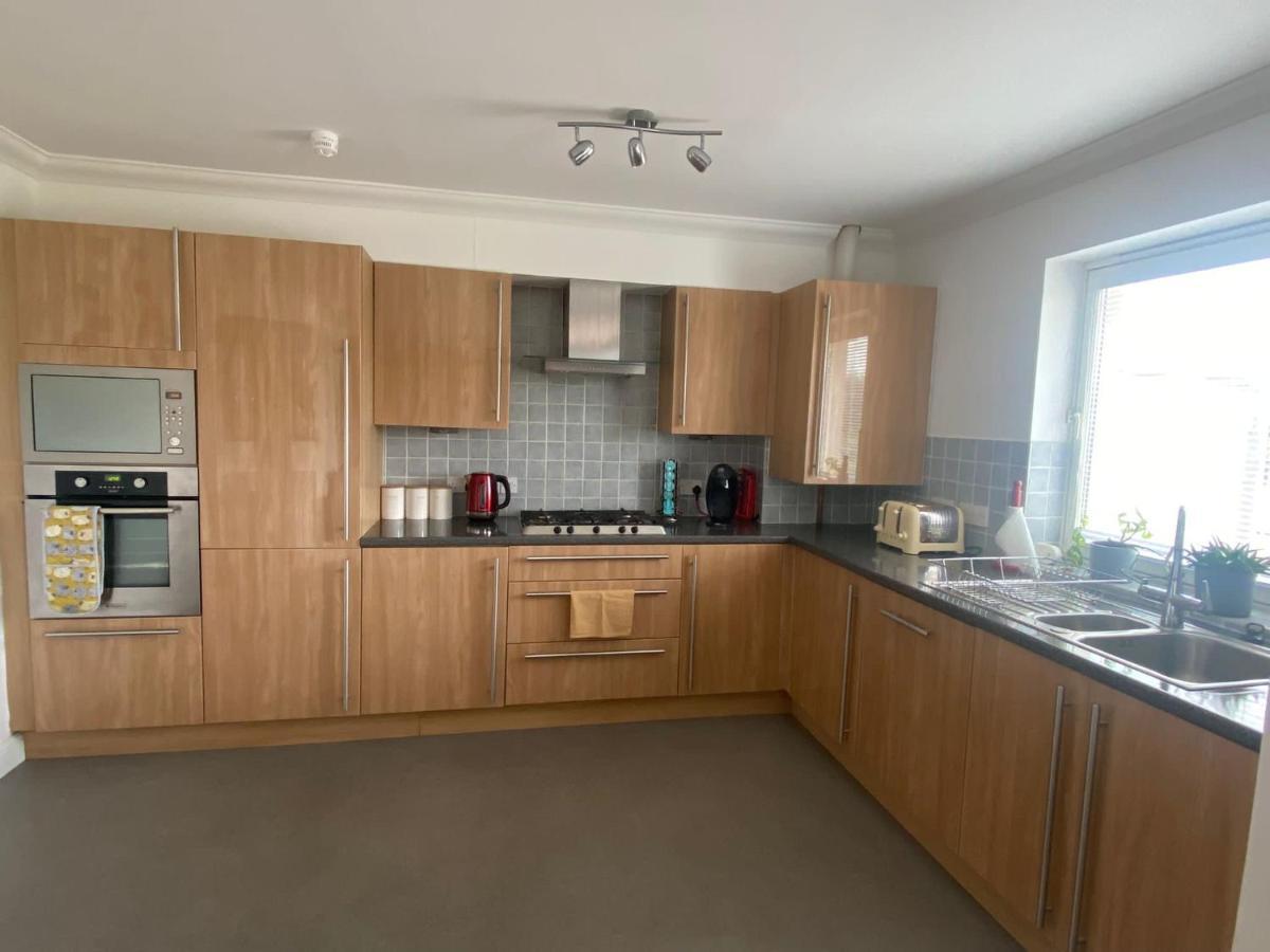 The Duplex Nairn- Spacious 3 Bedroom With Sunny Balcony 外观 照片